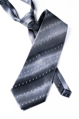 gri erkek kravat