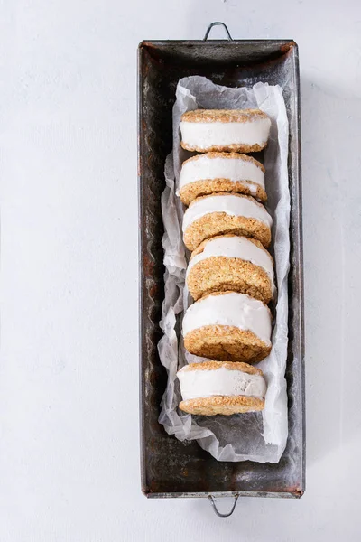 Ice cream sandwiches in cookies — Stock Photo, Image