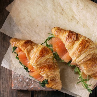 Somon ile iki ay çöreği