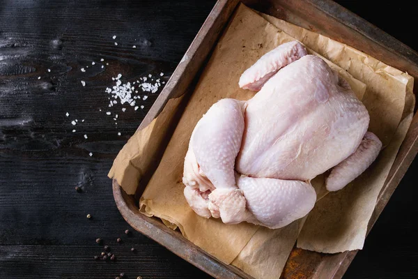 원시 생된 닭 — 스톡 사진