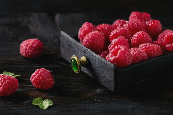 Fresh raspberries in box — Stock Photo, Image