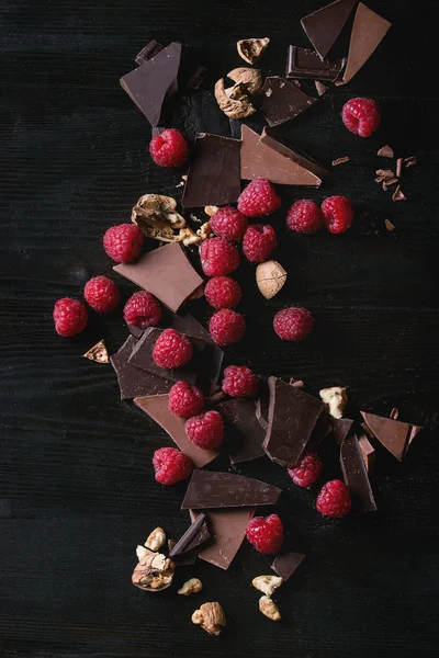 Variedad de chocolate picado con frambuesas —  Fotos de Stock