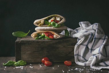 Sebzeli pide ekmeği sandviç