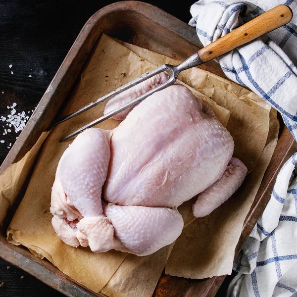 Çiğ çiğ tavuk — Stok fotoğraf