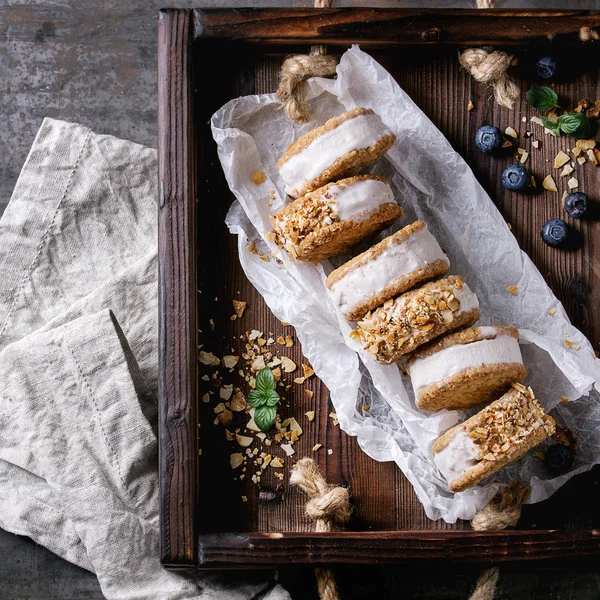 Panini al gelato nei biscotti — Foto Stock