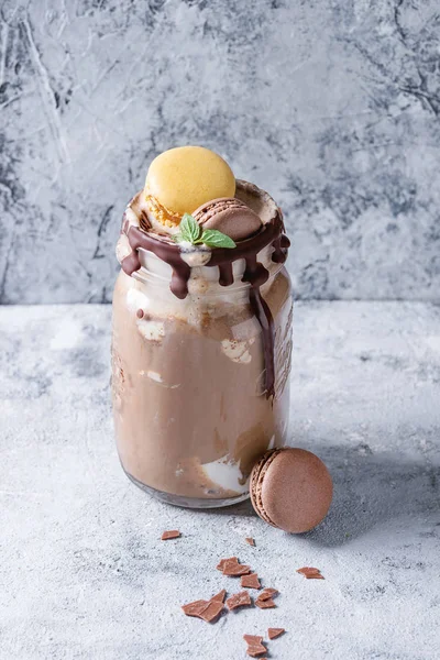 Batido de chocolate con helado —  Fotos de Stock
