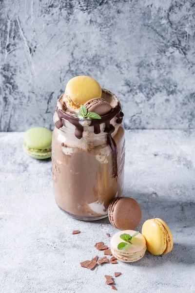 Batido de chocolate con helado —  Fotos de Stock
