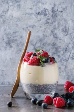 Chia puding pirinç lapası ile