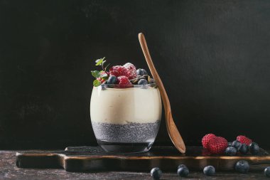 Chia puding pirinç lapası ile