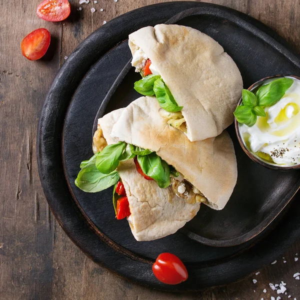 Pita bread sandwiches with vegetables — Stock Photo, Image