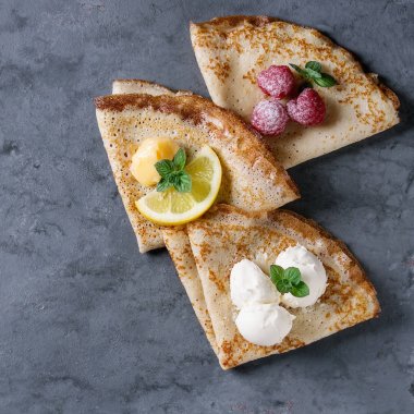 Tatlı krep krep farklı dolguları ile