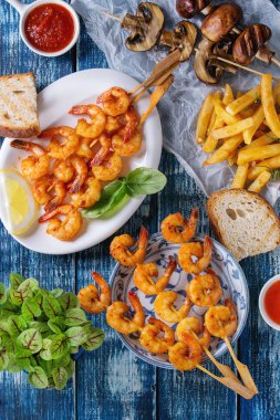 Barbekü baharatlı karides kebap