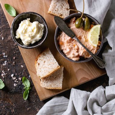 Kırmızı havyar ile Somon pate