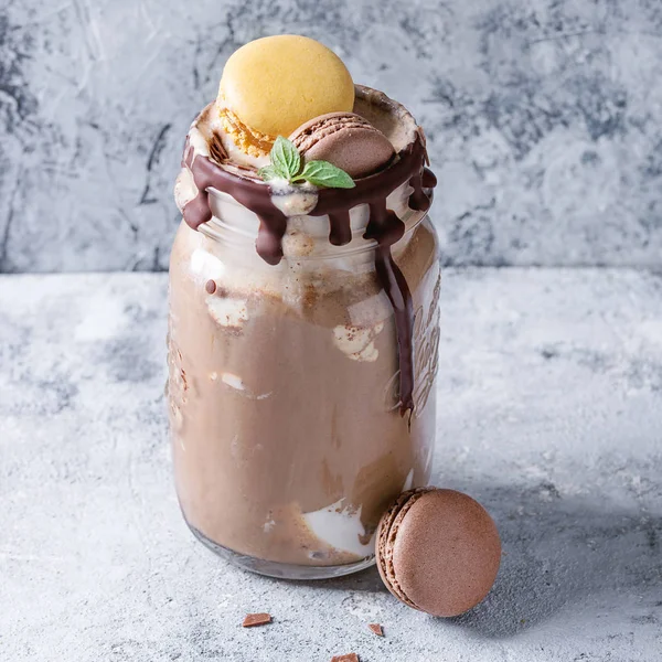 Batido de chocolate con helado —  Fotos de Stock