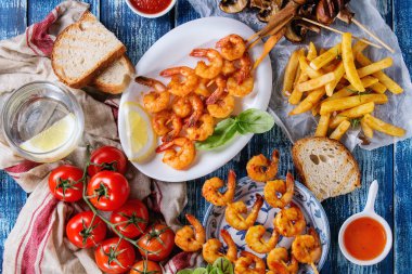 Barbekü baharatlı karides kebap