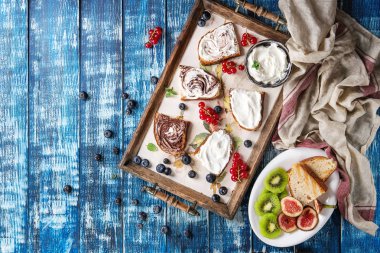 Tatlı sandviç çilek ile