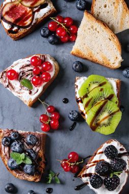 Tatlı sandviç çilek ile