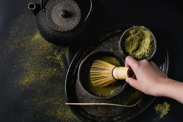 Té verde matcha en polvo y bebida —  Fotos de Stock