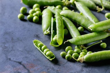 Genç yeşil bezelye