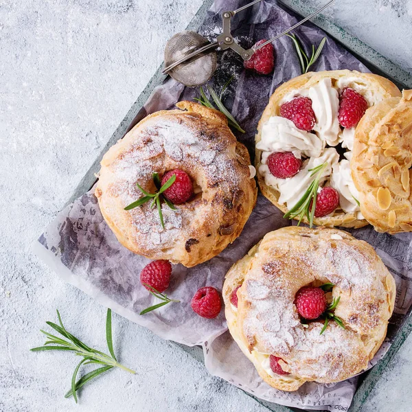 Tort Choux Paris Brest cu zmeură — Fotografie, imagine de stoc