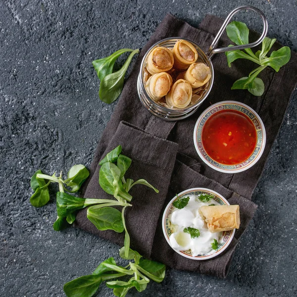 Fried spring rolls with sauce — Stock Photo, Image