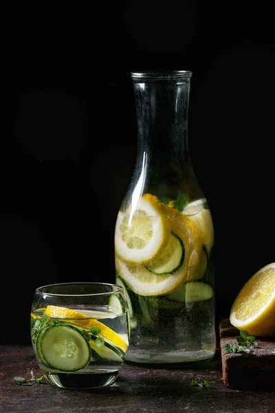 Pepino cítrico agua descarada — Foto de Stock