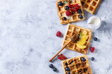 çilek ile Belçika waffle