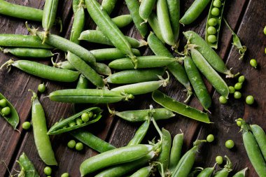 Genç yeşil bezelye