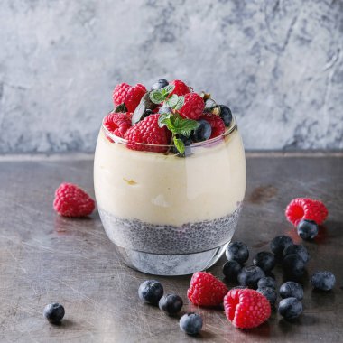 Chia puding pirinç lapası ile