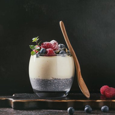 Chia puding pirinç lapası ile