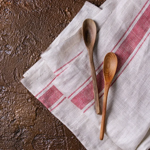 Dos cucharas de madera —  Fotos de Stock