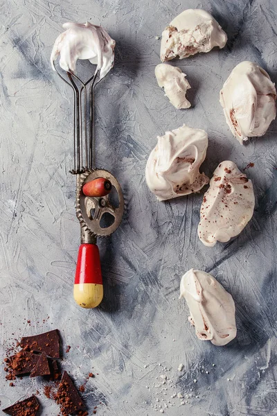 Meringue met chocolade bakken — Stockfoto