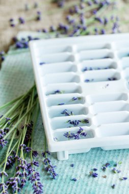 Su ile lavanta aromalı Ice için