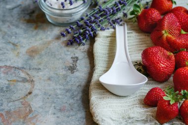 çilek reçeli için