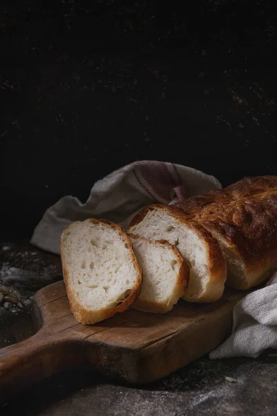 Pan casero de trigo blanco —  Fotos de Stock