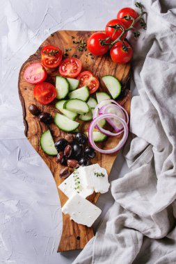 Yunan salatası için malzemeler