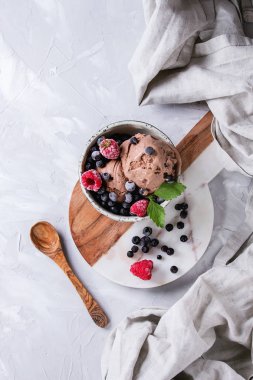 ev yapımı çikolatalı dondurma