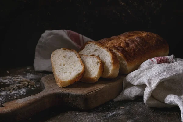 Домашній хліб білої пшениці — стокове фото