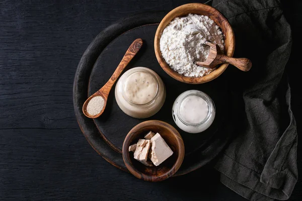 Zuurdesem voor brood bakken — Stockfoto