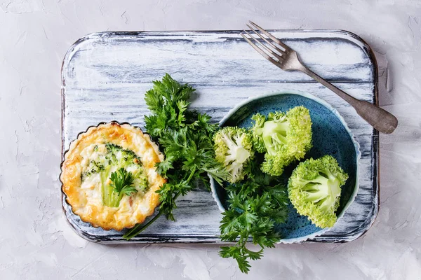 Pastel de quiche al horno con verduras — Foto de Stock