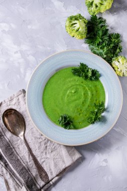 Vejetaryen brokoli çorbası