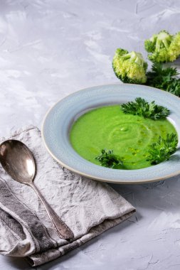 Vejetaryen brokoli çorbası