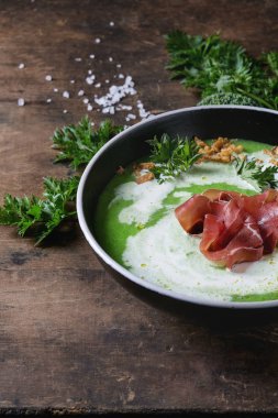 Vejetaryen brokoli çorbası