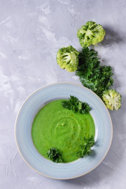 Vejetaryen brokoli çorbası