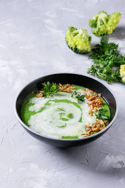 Soupe végétarienne au brocoli — Photo