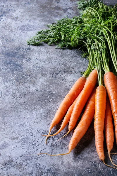 Пачка свіжої моркви — стокове фото