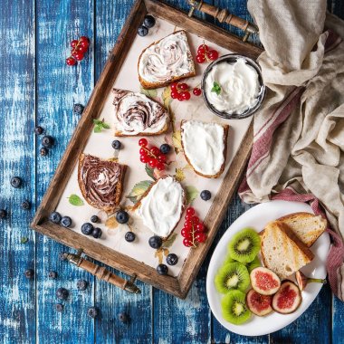 Tatlı sandviç çilek ile