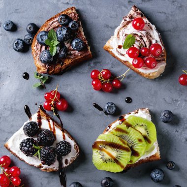 Tatlı sandviç çilek ile