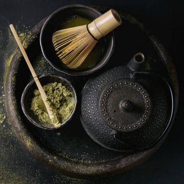 Yeşil çay tozu matcha ve içecek