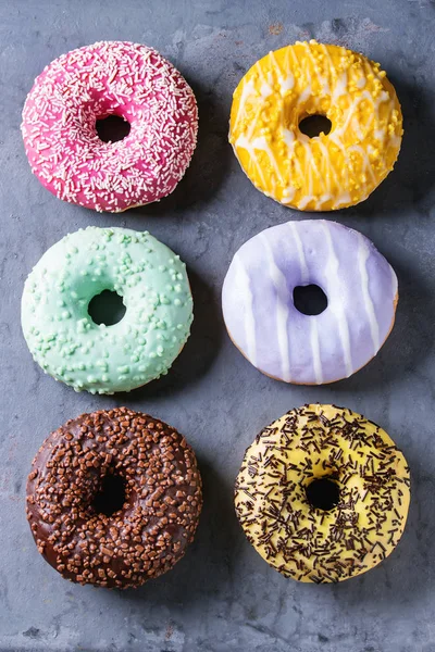 Renkli camlı çörek